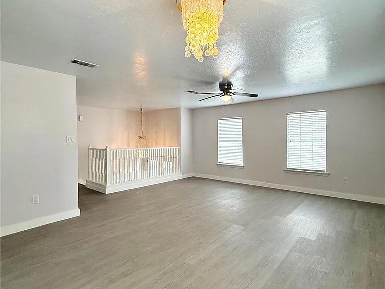 12210 Cliffgate Dr — Photo 12