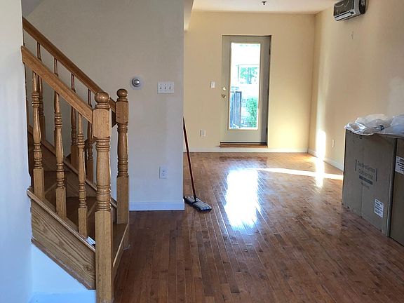 3rd image of 4734 Beach 47th St #1