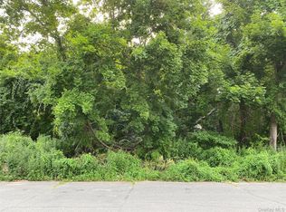 724 Macdonald Ave, Bellport, NY 11713