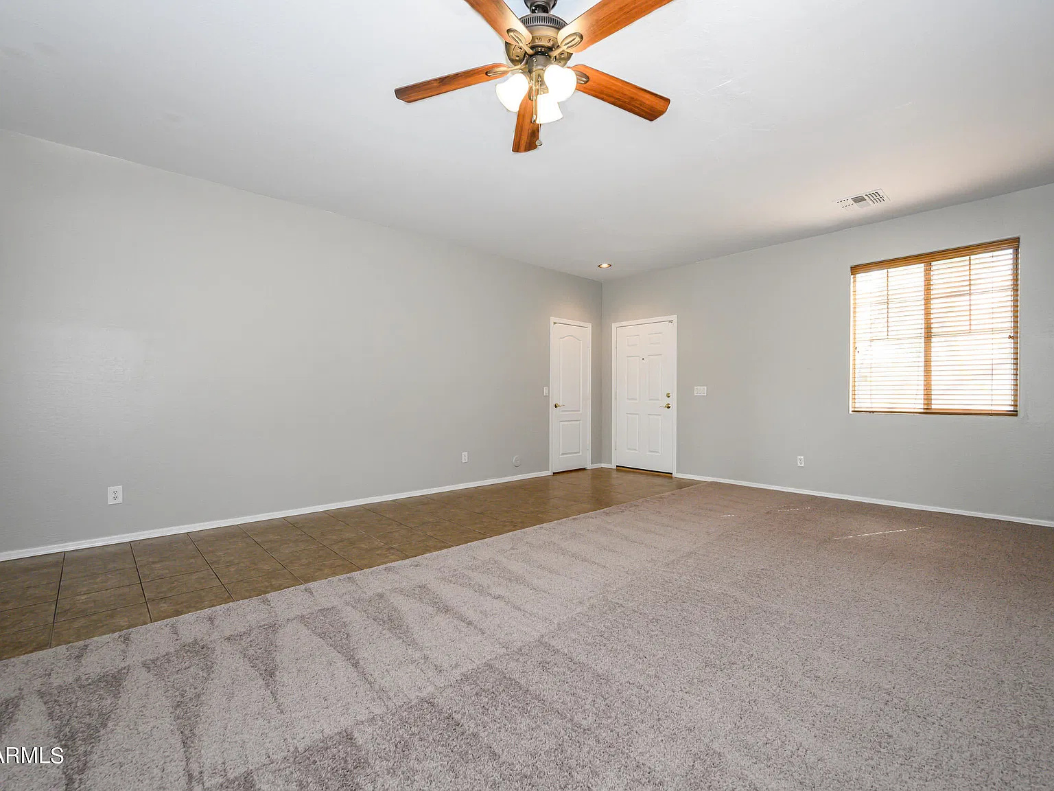 5 bed, 3.0 bath, 2501 sqft, $1,995 — Photo 4