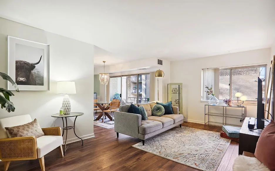 1 bed, 824 sqft, $1,250 — Photo 3