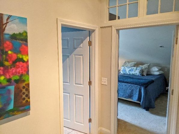 244 Middle Rd APT A