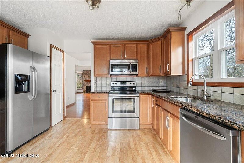 2nd image of 51 Carrie Court