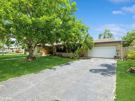 5th image of 510 NW 22nd St