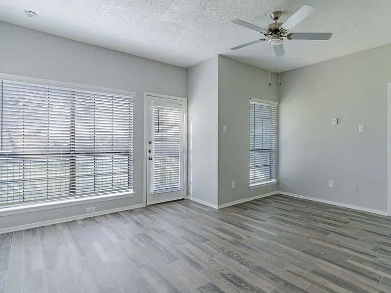 Ronan Apartment Homes — Photo 46