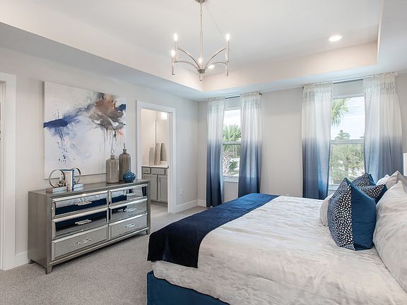 Relaxing primary suite