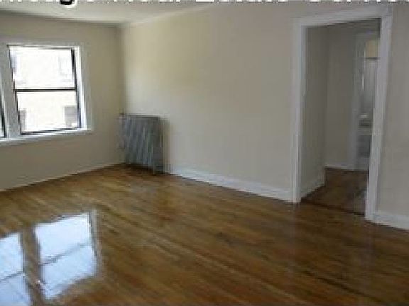3rd image of 1333 W Hollywood Ave