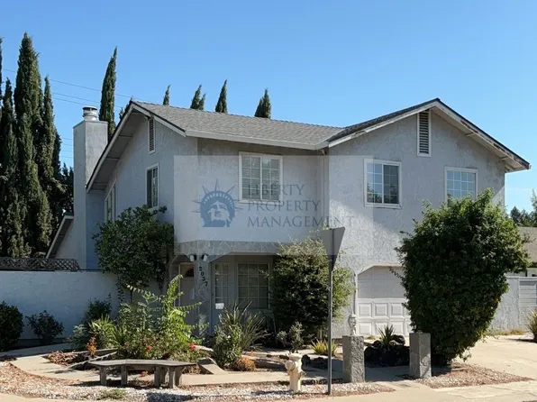 2037 Amsterdam Ln, Modesto, CA 95356