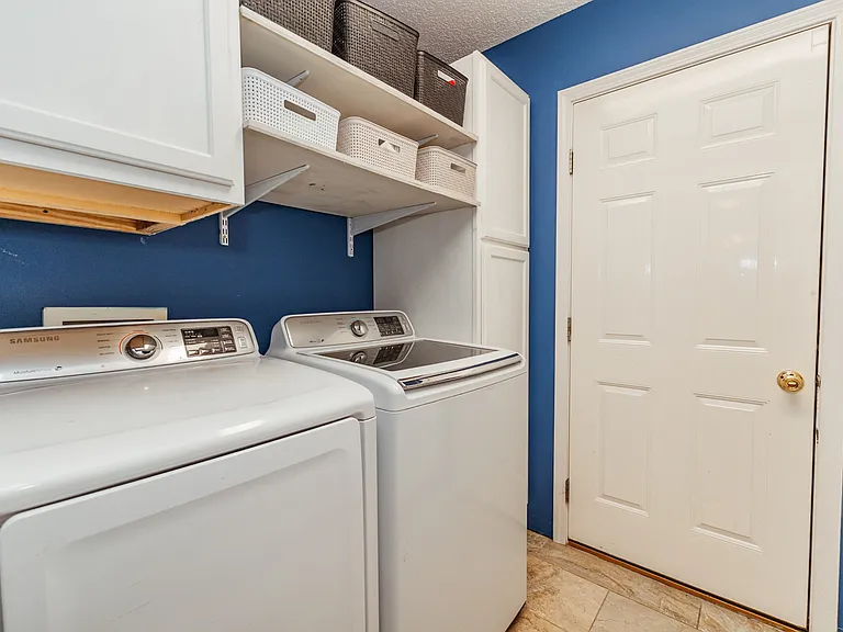425 Whirlaway Ct — Photo 15