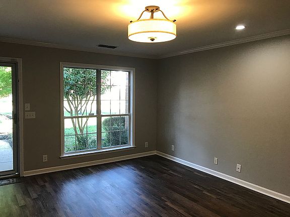 3rd image of 1811 Keeneland Ct