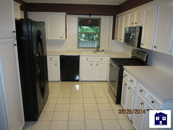 5th image of 423 Carothers St