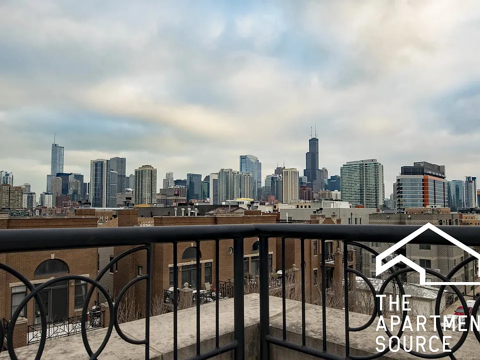 669 N Peoria St #2