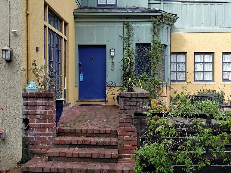 Bonita Ave — Photo 15