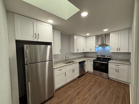 5th image of 4904 El Campo Ave APT A