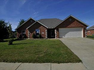 902 Grant Ave, Prairie Grove, AR 72753