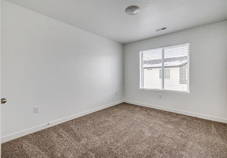 413 S 1110 W #MAIN FLOOR MASTER — Photo 21