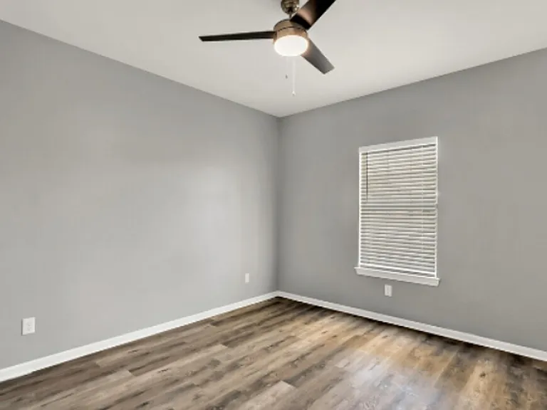 1506 James Ave #A — Photo 1