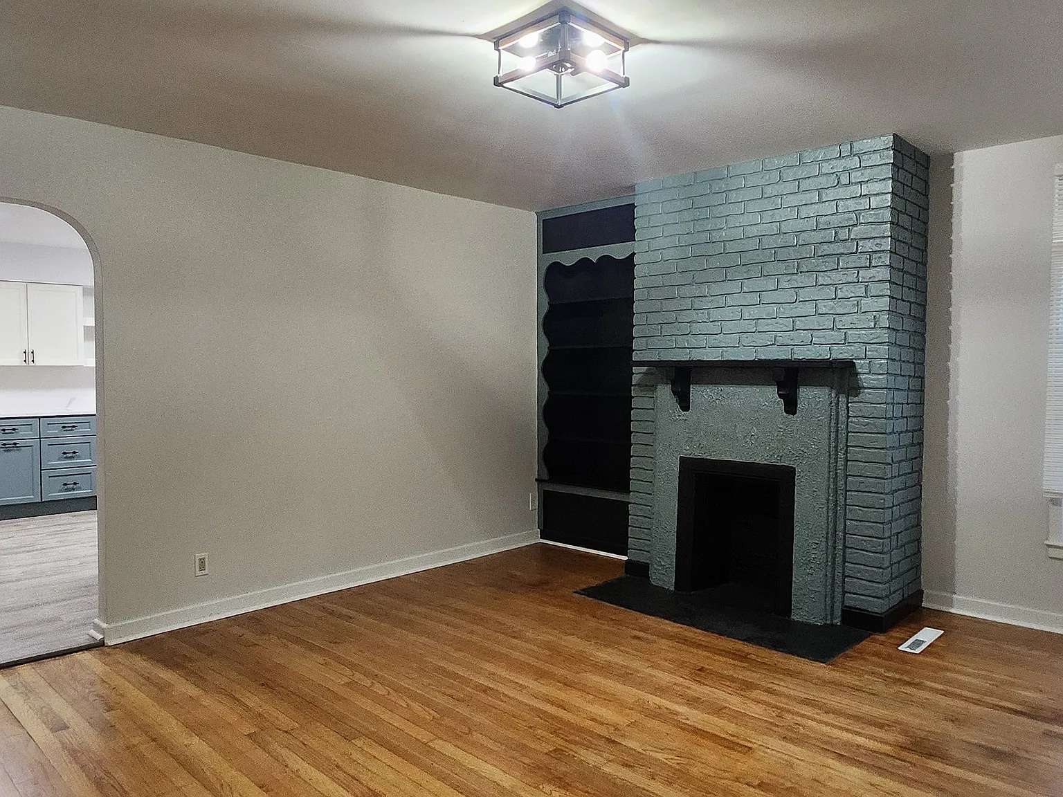 803 Neosho St — Photo 3