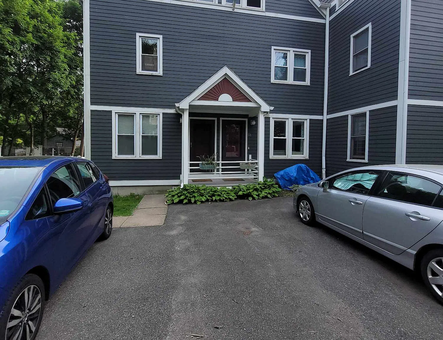 3 bed, 1720 sqft, $4,425 — Photo 2