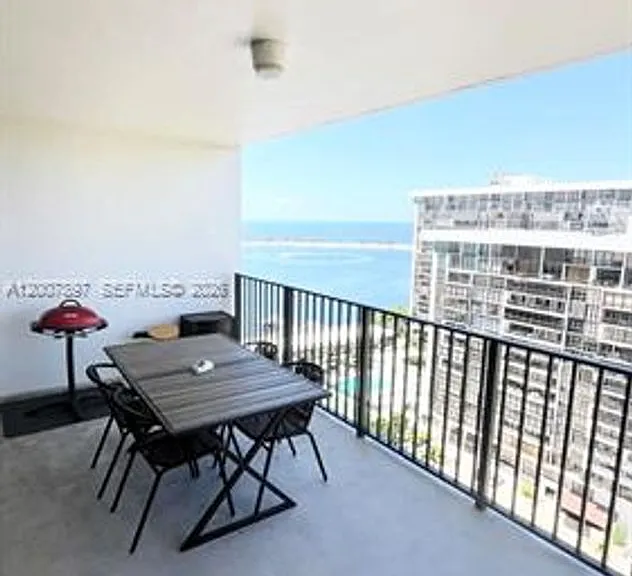 1901 Brickell Ave #B2007 — Photo 2