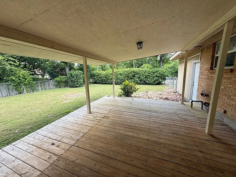 1001 Goode Dr — Photo 21