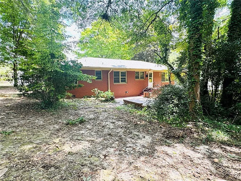 222 Pineview Dr — Photo 16