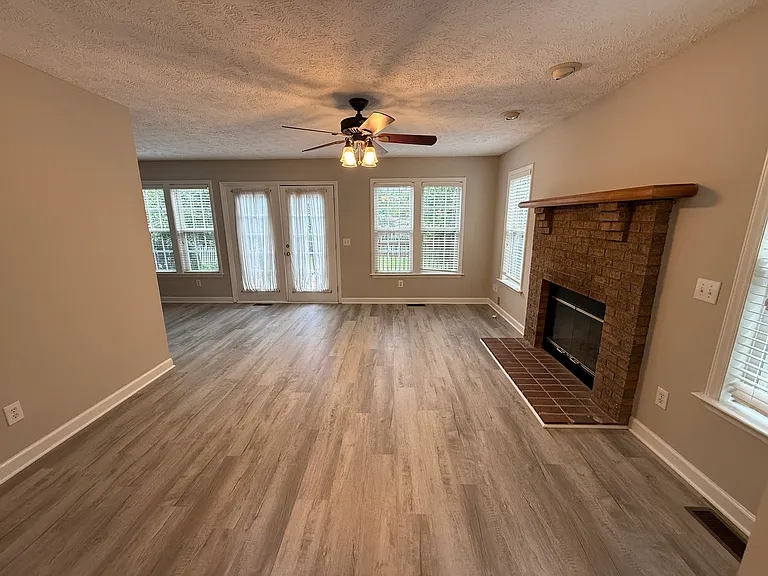 131 Trace Dr — Photo 4