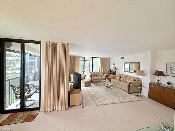 4th image of 15 Bluebill Ave APT 206