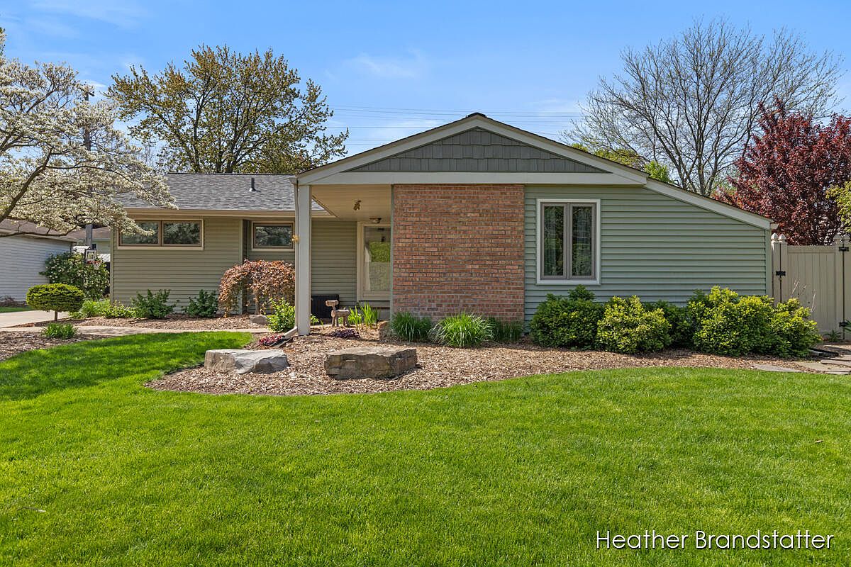 3330 Devon Dr NE, Grand Rapids, MI 49546 Zillow