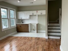 376 Avon Ave
