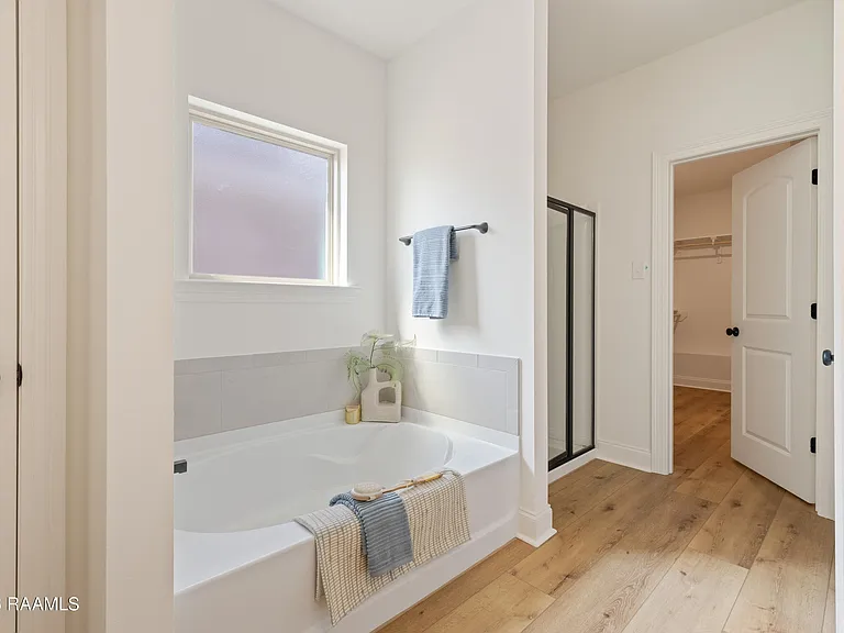 107 Lotus St — Photo 15