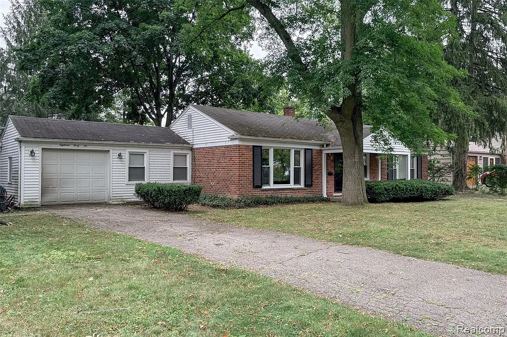 3 bed, 1.0 bath, 1213 sqft, $2,500 — Photo 3