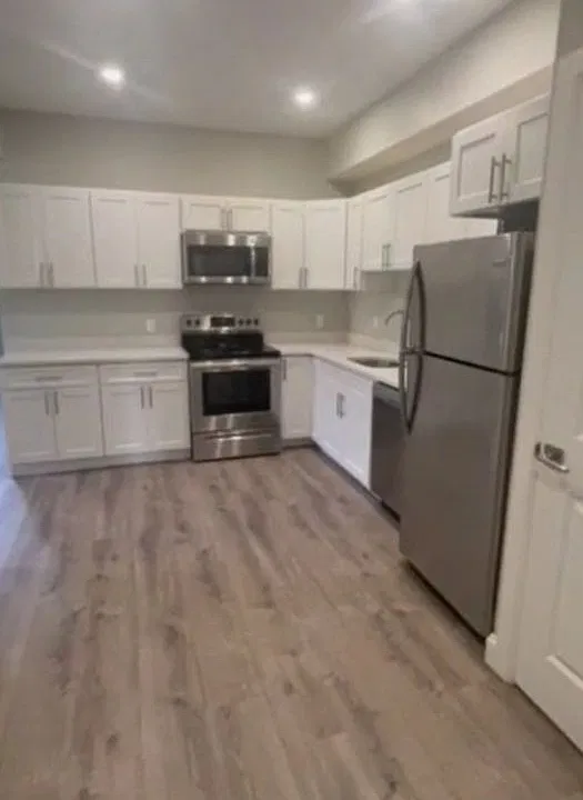 80-82 Allen St N #1A