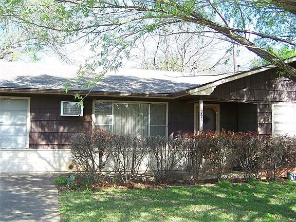 3rd image of 115 Pearce Dr