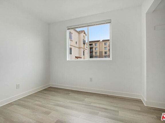 5th image of 3320 E 6th St