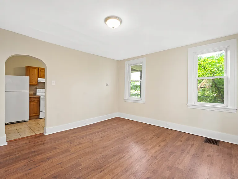 2228 S Braddock Ave — Photo 9