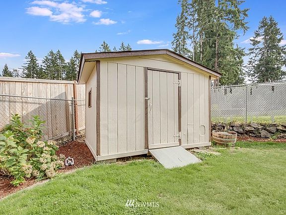 4th image of 8305 56th Avenue Ct E