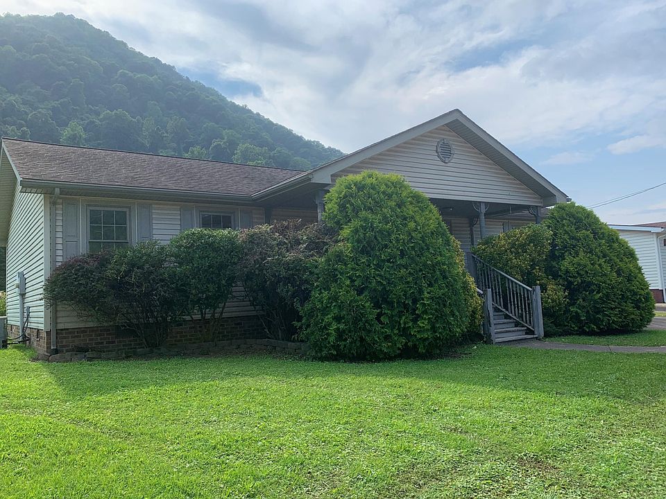 1st image of 161 Carmen Dr