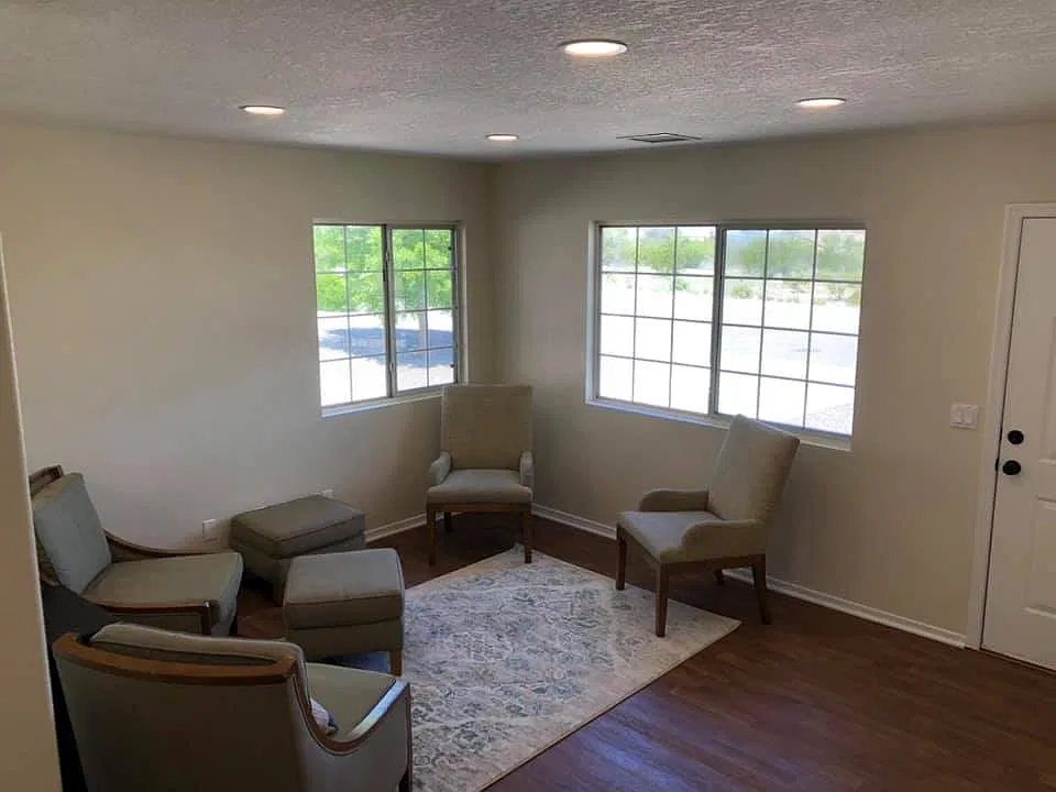 2 bed, 900 sqft, $1,200 — Photo 3
