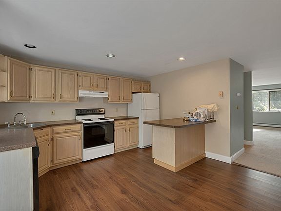 5th image of 69 Birch Glen Dr #12