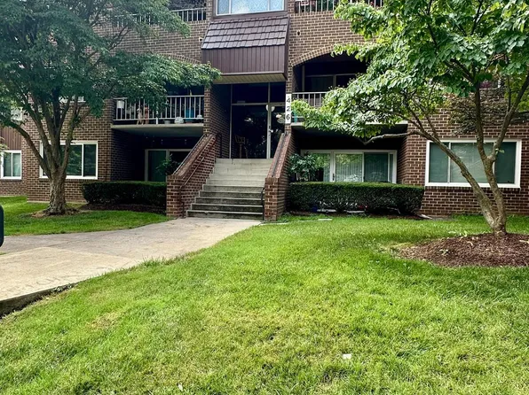 426 Girard St APT 164, Gaithersburg, MD 20877