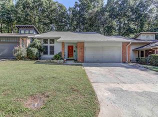 260 Lakeview Rdg E, Roswell, GA 30076