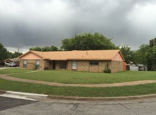 1511 Shamrock Dr, Duncanville, TX 75137