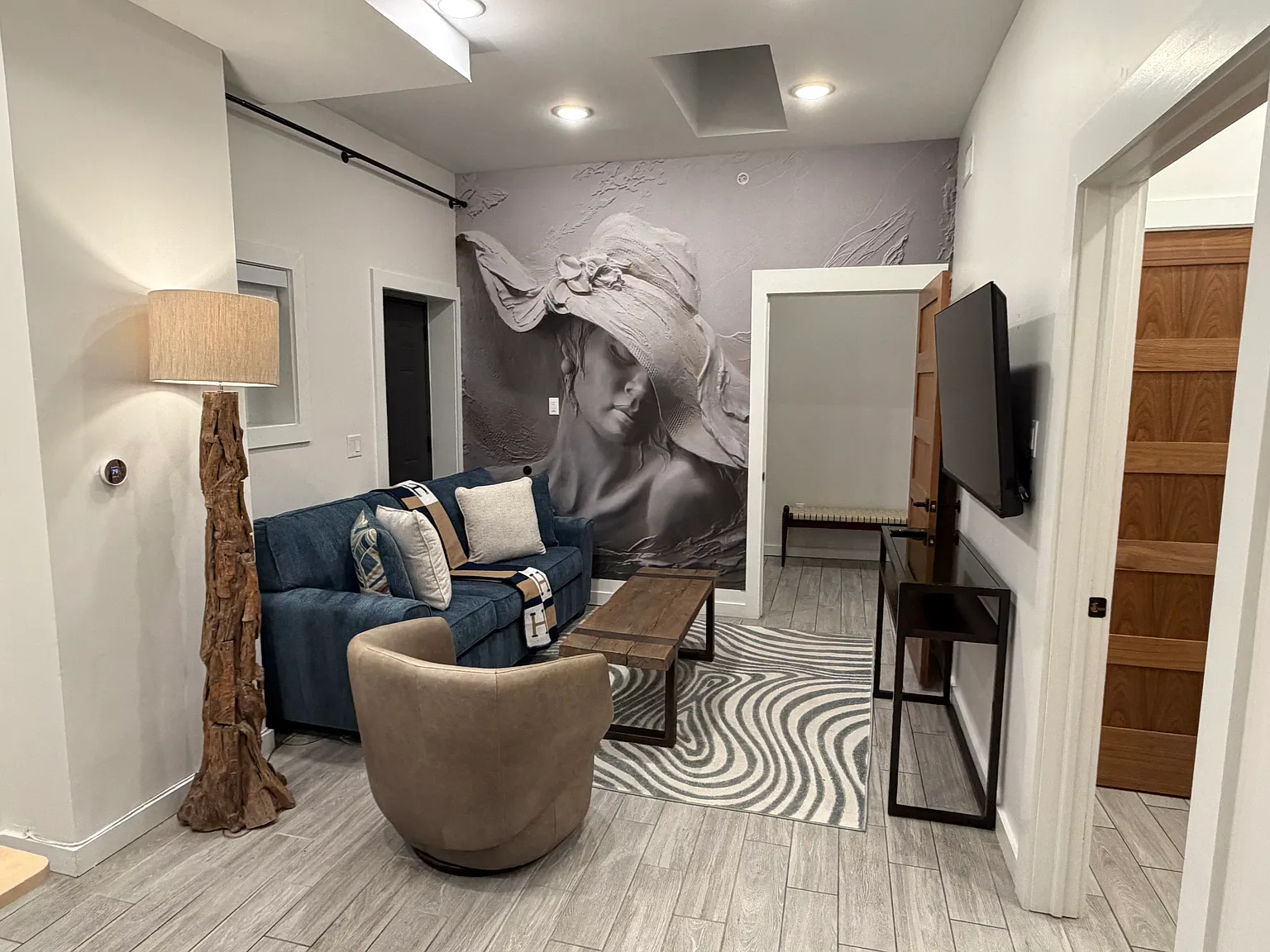 2 bed, 1300 sqft, $2,895 — Photo 1