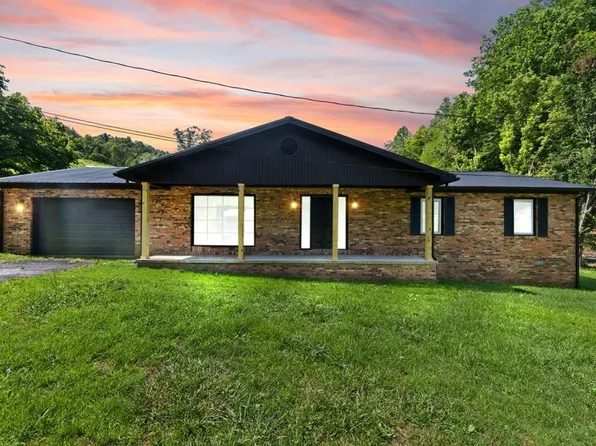 57 Hopson St, Auxier, KY 41602