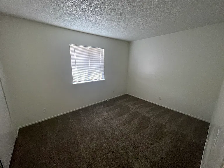 1448 W Stoneridge Ct #E — Photo 9