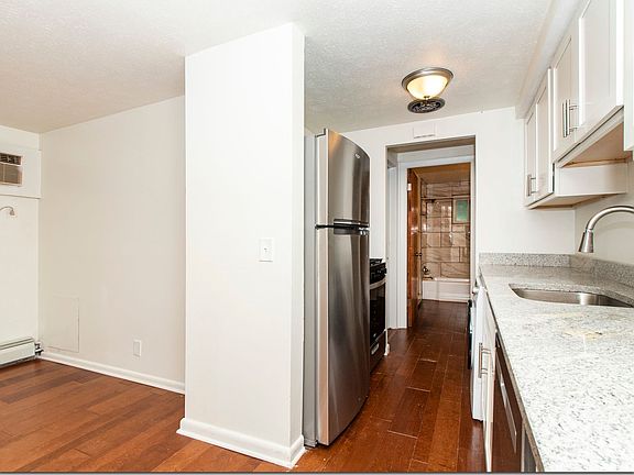 5th image of 2019 McKinley Ave #2