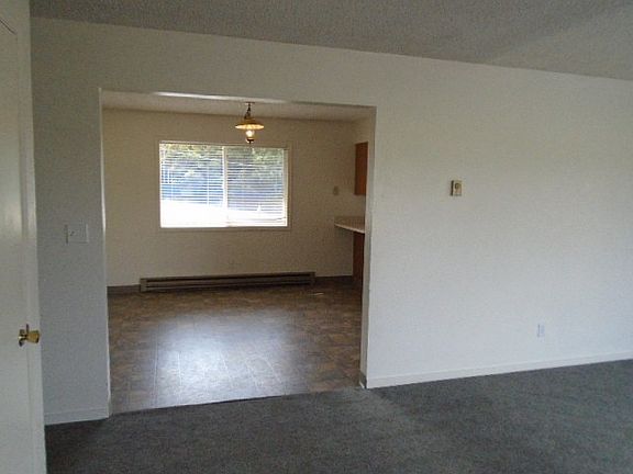 4th image of 425 Indian Hills Dr