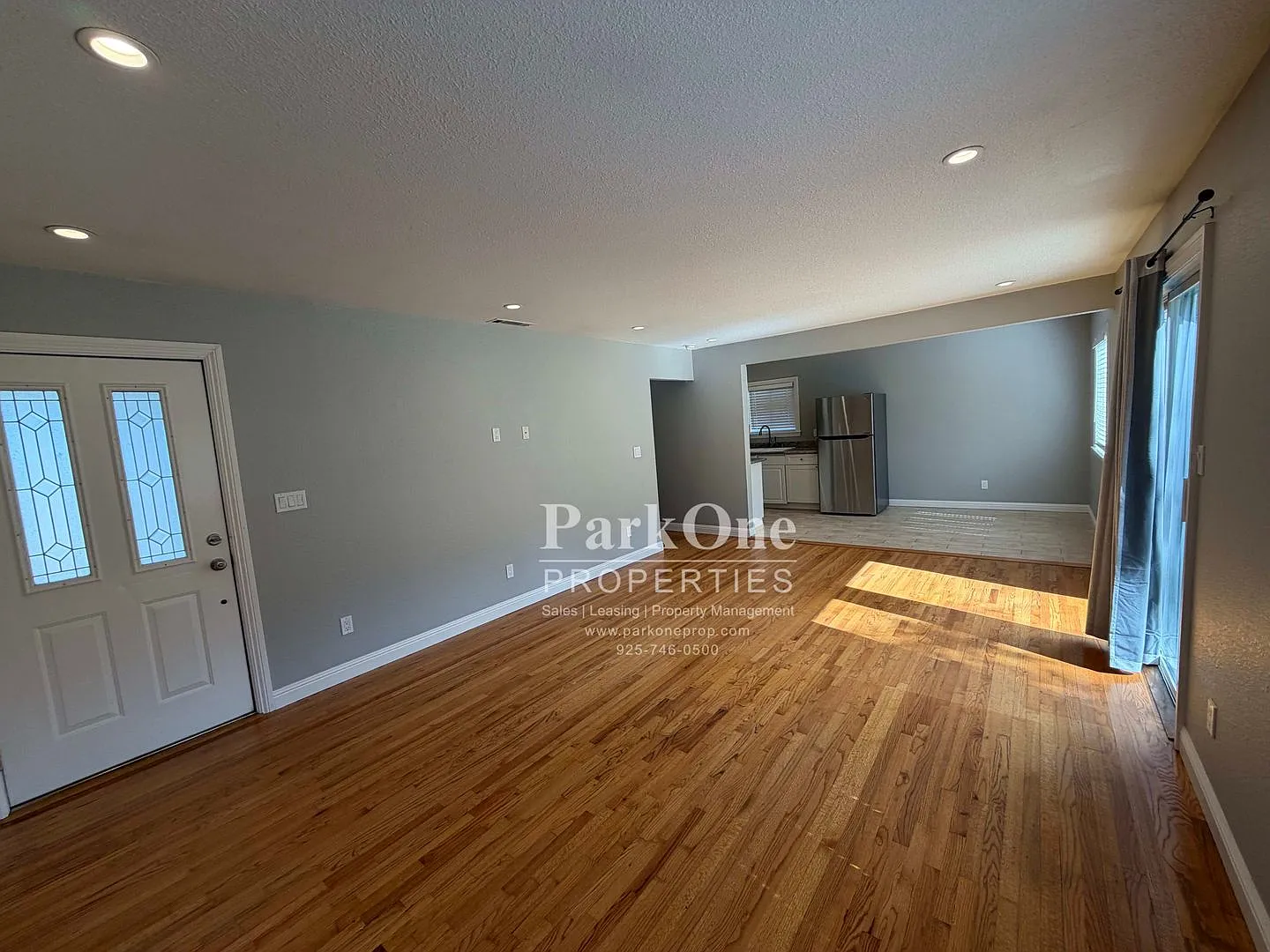 4 Bedroom 2 Bath House with Large Backyard and Spacious Outdoor Shed — Photo 3