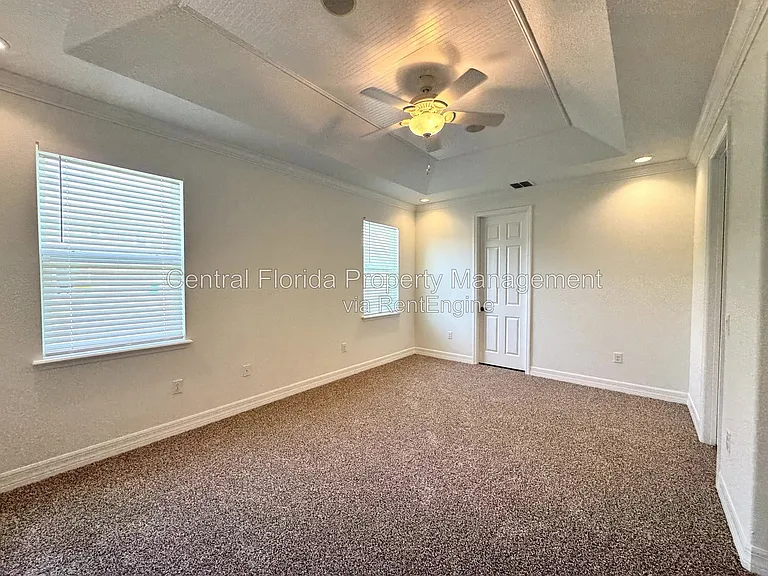 8998 Fullerwood Ave — Photo 13